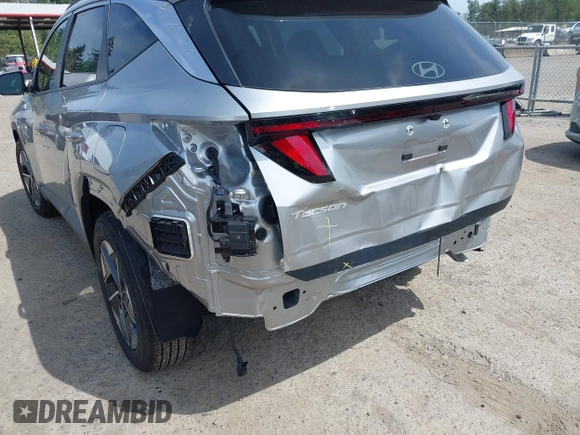 2025 Hyundai Tucson SEL z VIN 5NMJB3DE9SH554856, wystawiony jako IAAI lot #42460268 z przebiegiem 688 mil mil oraz . Historia ofert i sprzedaży dostępna na DreamBid. Obrazek 6.