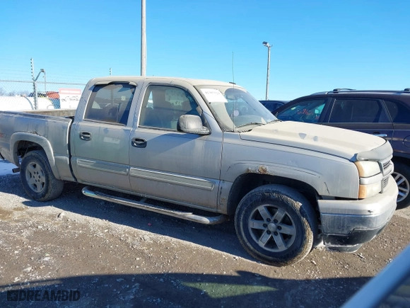 2006 Chevrolet Silverado 1500 LT1 with VIN 2GCEK13T961178126, listed as a IAAI auction lot 41387524 with 402,089 mi miles. Bid and sale history available at carsss.com. Image 1.