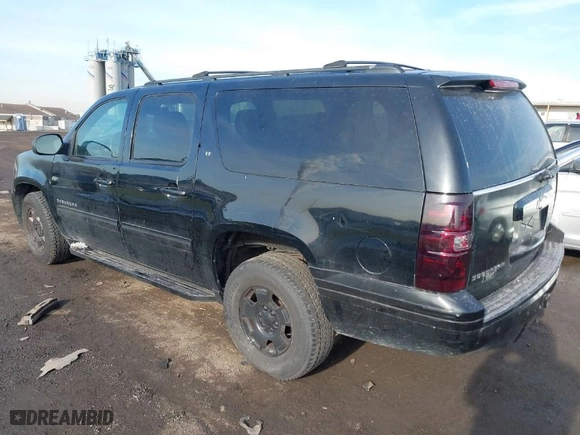 2014 Chevrolet Suburban LT with VIN 1GNSKJE70ER188902, listed as a IAAI auction lot 41208462 with 123,278 mi miles. Bid and sale history available at carsss.com. Image 3.