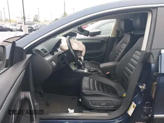 2013 Volkswagen CC Sport Plus z VIN WVWBP7AN4DE550513, wystawiony jako IAAI lot #42417922 z przebiegiem Nie podano mil oraz . Historia ofert i sprzedaży dostępna na DreamBid. Obrazek 5.