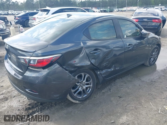 2019 Toyota Yaris L z VIN 3MYDLBYV4KY528641, wystawiony jako IAAI lot #41935993 z przebiegiem 61 940 mil mil oraz . Historia ofert i sprzedaży dostępna na DreamBid. Obrazek 4.