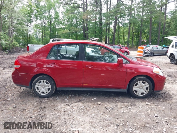 2010 Nissan Versa S с VIN 3N1BC1AP3AL458043, выставлен на аукционе IAAI как лот 42325382 с пробегом 224 639 миль миль и . История ставок и продаж доступна на DreamBid. Изображение 13.