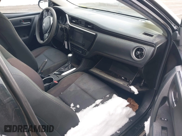 2018 Toyota Corolla L z VIN 5YFBURHE0JP801312, wystawiony jako IAAI lot #41235233 z przebiegiem 92 340 mil mil oraz . Historia ofert i sprzedaży dostępna na DreamBid. Obrazek 5.