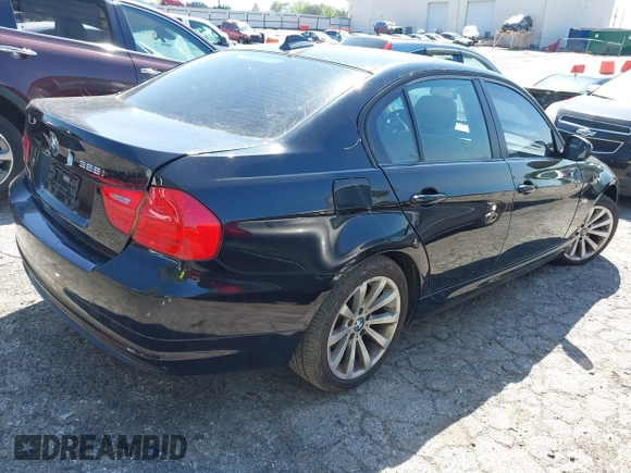 2011 BMW 3 Series 328i xDrive with VIN WBAPK7C53BA819832, listed as a IAAI auction lot 42000578 with 154,543 mi miles. Bid and sale history available at carsss.com. Image 4.