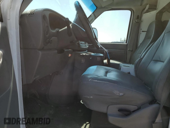 2008 Ford Econoline Cargo Commercial z VIN 1FTNE24W78DA18081, wystawiony jako Copart lot #54055265 z przebiegiem 162 658 mil mil oraz Szkoda całkowita • Salvage title. Historia ofert i sprzedaży dostępna na DreamBid. Obrazek 7.
