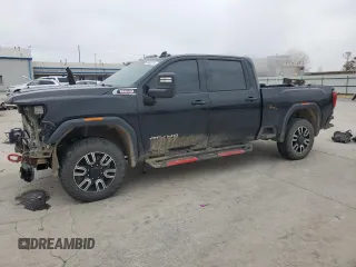 2020 GMC Sierra 2500HD AT4 z VIN 1GT49PEY1LF185174, wystawiony jako Copart lot #86486144 z przebiegiem 115 685 mil mil oraz Szkoda całkowita • Salvage title. Historia ofert i sprzedaży dostępna na DreamBid. Obrazek 1.