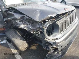 2016 Jeep Renegade Latitude with VIN ZACCJBBT9GPD52754, listed as a IAAI auction lot 41868531 with 161,159 mi miles. Bid and sale history available at carsss.com. Image 6.