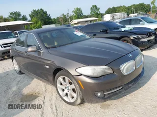 2011 BMW 5 Series 550i z VIN WBAFR9C53BC758912, wystawiony jako IAAI lot #42422798 z przebiegiem 138 045 mil mil oraz . Historia ofert i sprzedaży dostępna na DreamBid. Obrazek 1.