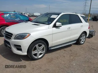 2015 Mercedes-Benz M 400 z VIN 4JGDA5GB1FA573460, wystawiony jako IAAI lot #42025873 z przebiegiem 156 008 mil mil oraz . Historia ofert i sprzedaży dostępna na DreamBid. Obrazek 2.