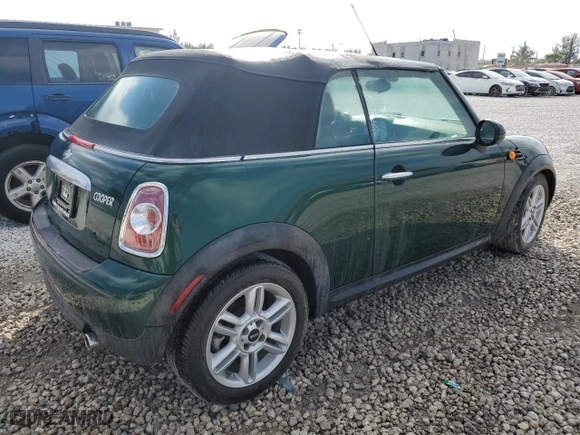 2015 MINI Cooper Convertible with VIN WMWZN3C5XFT861708, listed as a Copart auction lot 82233054 with 38,498 mi miles and Clean Title. Bid and sale history available at carsss.com. Image 3.