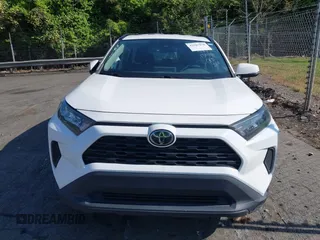 2021 Toyota RAV4 LE z VIN 2T3G1RFV1MW214483, wystawiony jako IAAI lot #42187978 z przebiegiem 75 902 mil mil oraz . Historia ofert i sprzedaży dostępna na DreamBid. Obrazek 12.