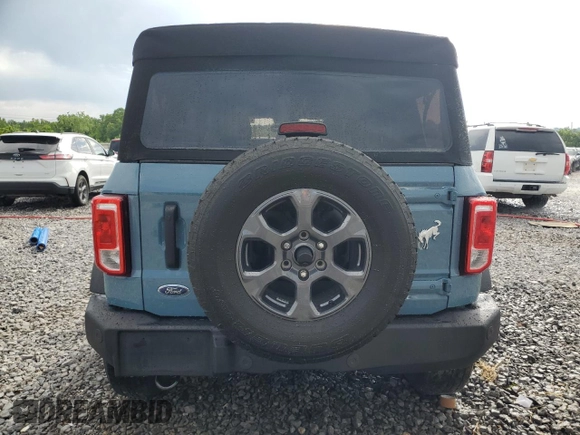 2021 Ford Bronco z VIN 1FMDE5BH0MLA96747, wystawiony jako Copart lot #57060985 z przebiegiem 37 048 mil mil oraz Szkoda całkowita • Salvage title. Historia ofert i sprzedaży dostępna na DreamBid. Obrazek 6.