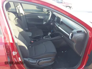 2022 Kia Forte LXS z VIN 3KPF24AD4NE472102, wystawiony jako IAAI lot #41810091 z przebiegiem 45 651 mil mil oraz . Historia ofert i sprzedaży dostępna na DreamBid. Obrazek 5.