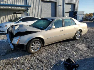 2009 Cadillac DTS 1SC z VIN 1G6KD57YX9U130916, wystawiony jako Copart lot #74964734 z przebiegiem 89 657 mil mil oraz Szkoda całkowita • Salvage title. Historia ofert i sprzedaży dostępna na DreamBid. Obrazek 1.