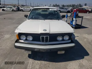 1983 BMW 3 Series z VIN WBAAG4302D8074477, wystawiony jako Copart lot #73425814 z przebiegiem 287 780 mil mil oraz Tytuł czysty. Historia ofert i sprzedaży dostępna na DreamBid. Obrazek 5.