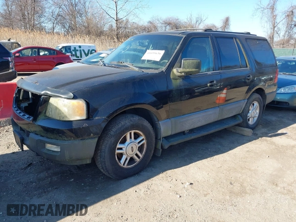 2004 Ford Expedition XLT with VIN 1FMPU16WX4LB12891, listed as a IAAI auction lot 41695636 with 209,574 mi miles. Bid and sale history available at carsss.com. Image 2.