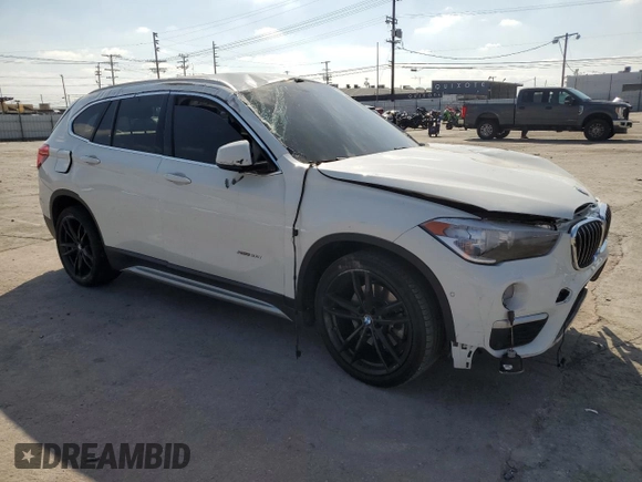 2017 BMW X1 sDrive28i with VIN WBXHU7C38H5H35352, listed as a Copart auction lot 44270505 with 68,047 mi miles and Salvage Title. Bid and sale history available at carsss.com. Image 4.