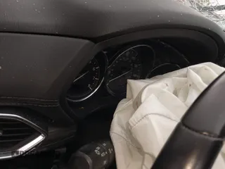 2018 Mazda CX-5 Grand Touring z VIN JM3KFADM8J0325157, wystawiony jako IAAI lot #42214750 z przebiegiem Nie podano mil oraz . Historia ofert i sprzedaży dostępna na DreamBid. Obrazek 7.