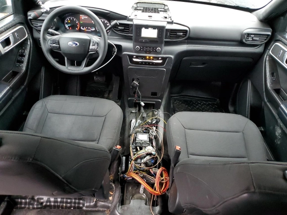 2022 Ford Police Interceptor Utility z VIN 1FM5K8AW3NNA11503, wystawiony jako Copart lot #48312055 z przebiegiem 22 219 mil mil oraz Szkody całkowita. Historia ofert i sprzedaży dostępna na DreamBid. Obrazek 8.