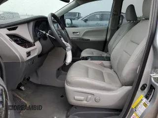 2019 Toyota Sienna XLE Auto Access Seat with VIN 5TDYZ3DCXKS967942, listed as a Copart auction lot 54076775 with 37,245 mi miles and Salvage Title. Bid and sale history available at carsss.com. Image 7.
