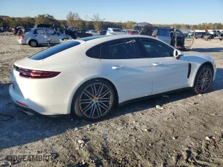 2019 Porsche Panamera with VIN WP0AA2A7XKL101251, listed as a Copart auction lot 80378364 with 0 mi miles and Salvage Title. Bid and sale history available at carsss.com. Image 3.