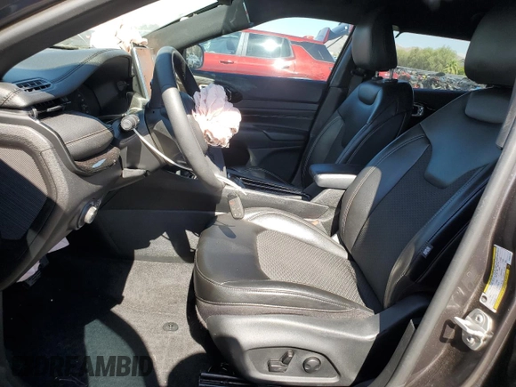 2023 Jeep Compass Altitude z VIN 3C4NJDBN7PT542177, wystawiony jako Copart lot #63284445 z przebiegiem 32 285 mil mil oraz Szkoda całkowita • Salvage title. Historia ofert i sprzedaży dostępna na DreamBid. Obrazek 7.