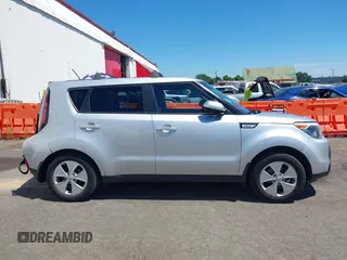 2015 Kia Soul with VIN KNDJN2A20F7795780, listed as a IAAI auction lot 39879289 with 120,531 mi miles. Bid and sale history available at carsss.com. Image 13.
