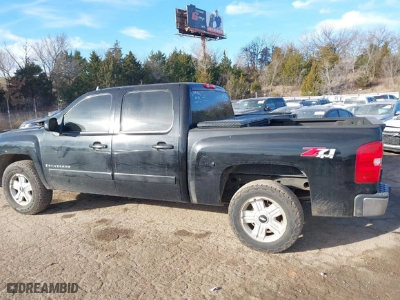 2007 Chevrolet Silverado 1500 LT w/2LT with VIN 2GCEK13M271558726, listed as a IAAI auction lot 41645324 with NaN miles. Bid and sale history available at carsss.com. Image 14.