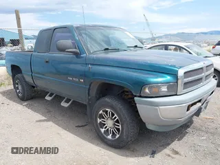 1999 Dodge 1500 z VIN 3B7HF13Y2XG162162, wystawiony jako IAAI lot #42488808 z przebiegiem 243 950 mil mil oraz . Historia ofert i sprzedaży dostępna na DreamBid. Obrazek 1.