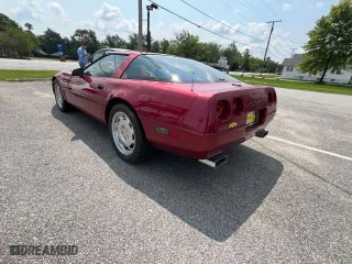 1993 Chevrolet Corvette with VIN 1G1YY23PXP5104890, listed as a Copart auction lot 82262124 with 82,698 mi miles and Clean Title. Bid and sale history available at carsss.com. Image 3.