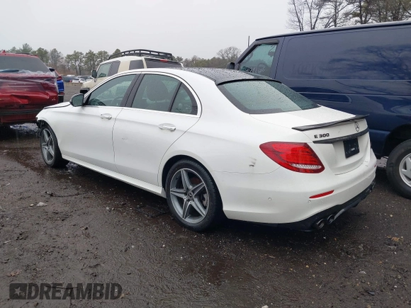 2019 Mercedes-Benz E-Class E 300 with VIN WDDZF4KBXKA514520, listed as a IAAI auction lot 41788721 with 71,600 mi miles. Bid and sale history available at carsss.com. Image 3.