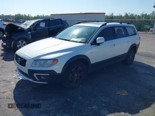 2014 Volvo XC70 3.2L with VIN YV4952BZ5E1186231, listed as a IAAI auction lot 41875901 with 109,875 mi miles and . Bid and sale history available at DreamBid. Image 2.
