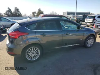 2015 Ford Focus Electric z VIN 1FADP3R49FL211344, wystawiony jako Copart lot #40895604 z przebiegiem 59 815 mil mil oraz . Historia ofert i sprzedaży dostępna na DreamBid. Obrazek 3.