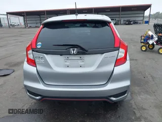 2018 Honda Fit Sport with VIN 3HGGK5H62JM702562, listed as a IAAI auction lot 41556944 with 137,416 mi miles. Bid and sale history available at carsss.com. Image 16.