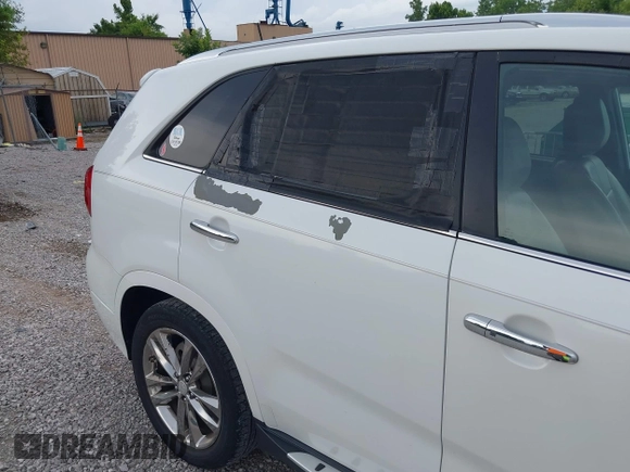 2014 Kia Sorento SX Limited with VIN 5XYKW4A79EG516529, listed as a IAAI auction lot 42787320 with 224,869 mi miles and . Bid and sale history available at DreamBid. Image 17.