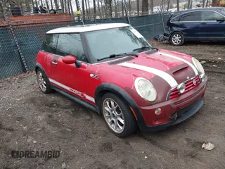 2006 MINI Hardtop S with VIN WMWRE33546TL22498, listed as a IAAI auction lot 41803383 with 329,154 mi miles and . Bid and sale history available at DreamBid. Image 1.