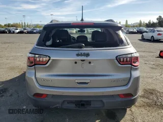 2017 Jeep Compass Limited z VIN 3C4NJDCB4HT631422, wystawiony jako Copart lot #52978345 z przebiegiem 81 666 mil mil oraz Szkoda całkowita • Salvage title. Historia ofert i sprzedaży dostępna na DreamBid. Obrazek 6.