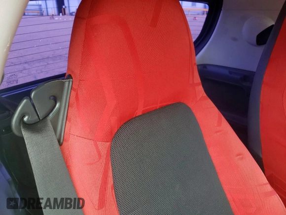 2009 Smart fortwo Pure with VIN WMEEJ31X79K271222, listed as a Copart auction lot 64583695 with 152,626 mi miles and Clean title. Bid and sale history available at DreamBid. Image 10.