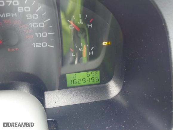 2007 Ford F-150 XLT with VIN 1FTPW14V67FA85541, listed as a IAAI auction lot 41942218 with 162,945 mi miles. Bid and sale history available at carsss.com. Image 7.