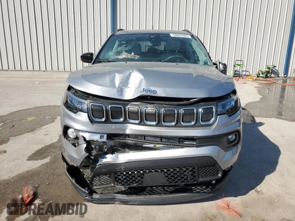 2022 Jeep Compass Latitude with VIN 3C4NJCBB0NT192422, listed as a Copart auction lot 50897005 with 13,342 mi miles and Salvage Title. Bid and sale history available at carsss.com. Image 5.