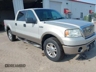 2006 Ford F-150 XLT z VIN 1FTPW14V36KD64144, wystawiony jako IAAI lot #42520136 z przebiegiem 150 008 mil mil oraz . Historia ofert i sprzedaży dostępna na DreamBid. Obrazek 1.