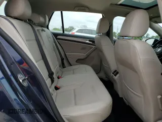 2015 Volkswagen Golf TSI S z VIN 3VW217AU3FM095723, wystawiony jako Copart lot #52526865 z przebiegiem 71 342 mil mil oraz Szkoda całkowita • Salvage title. Historia ofert i sprzedaży dostępna na DreamBid. Obrazek 10.
