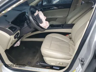 2013 Lincoln MKZ z VIN 3LN6L2GKXDR817613, wystawiony jako Copart lot #50604405 z przebiegiem Nie podano mil oraz Szkoda całkowita • Salvage title. Historia ofert i sprzedaży dostępna na DreamBid. Obrazek 7.