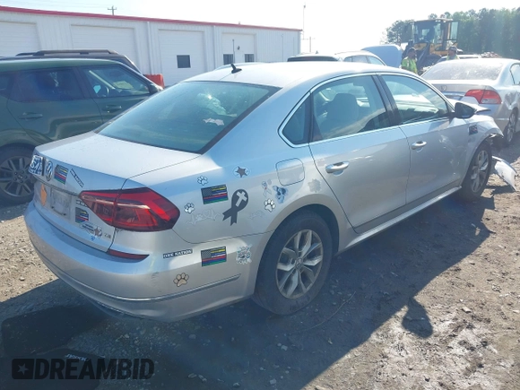2017 Volkswagen Passat S z VIN 1VWAT7A30HC009964, wystawiony jako IAAI lot #42181146 z przebiegiem 118 855 mil mil oraz . Historia ofert i sprzedaży dostępna na DreamBid. Obrazek 4.