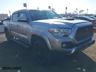2020 Toyota Tacoma 2WD SR5 with VIN 3TMAZ5CN4LM138902, listed as a IAAI auction lot 41453443 with 25,447 mi miles. Bid and sale history available at carsss.com. Image 1.