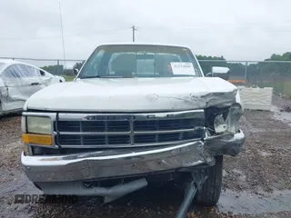 1993 Dodge Dakota S z VIN 1B7FL26X5PS202557, wystawiony jako IAAI lot #42224806 z przebiegiem 87 871 mil mil oraz . Historia ofert i sprzedaży dostępna na DreamBid. Obrazek 12.