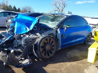 2022 Tesla Model 3 Performance z VIN 5YJ3E1EC9NF337945, wystawiony jako IAAI lot #41419561 z przebiegiem Nie podano mil oraz . Historia ofert i sprzedaży dostępna na DreamBid. Obrazek 13.