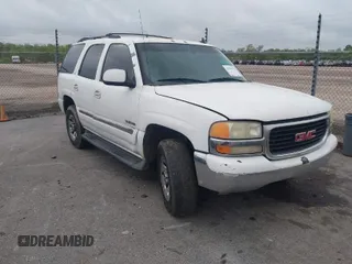 2006 GMC Yukon SLE with VIN 1GKEC13ZX6R132107, listed as a IAAI auction lot 41929784 with 426,907 mi miles. Bid and sale history available at carsss.com. Image 1.