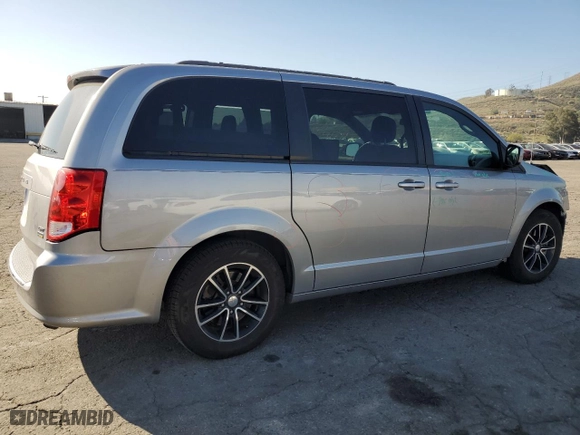 2018 Dodge Grand Caravan GT with VIN 2C4RDGEG0JR221275, listed as a Copart auction lot 46452515 with 113,200 mi miles and Salvage Title. Bid and sale history available at carsss.com. Image 3.