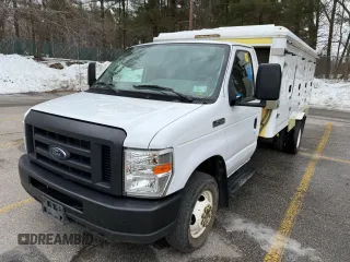 2018 Ford Econoline Commercial with VIN 1FDXE4FS9JDC33221, listed as a Copart auction lot 47133205 with 117,611 mi miles and Clean Title. Bid and sale history available at carsss.com. Image 2.